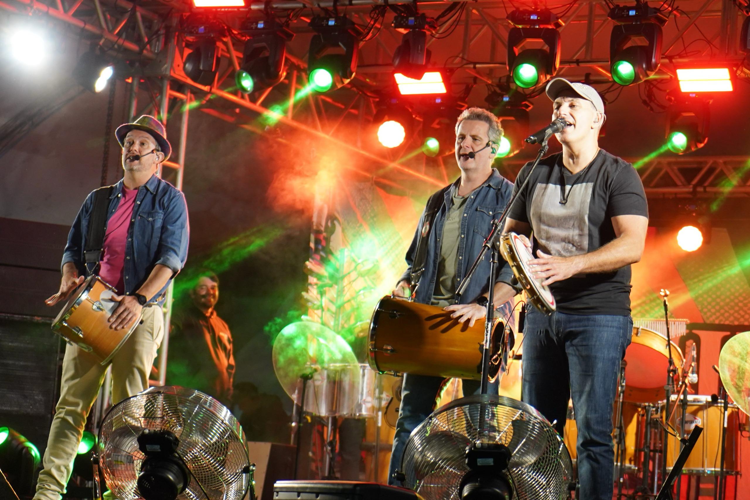 Inimigos da hp e fernanda santos agitam penúltima noite da festa da padroeira 3 Inimigos Da Hp E Fernanda Santos Agitam Penúltima Noite Da Festa Da Padroeira