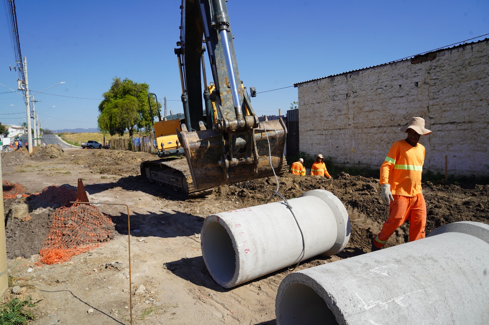 Avançam as obras na avenida brasil 2 Avançam As Obras Na Avenida Brasil
