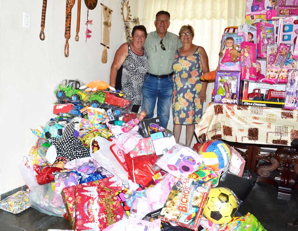 Começa a entrega dos brinquedos arrecadados na campanha “faça uma criança feliz” 1 210