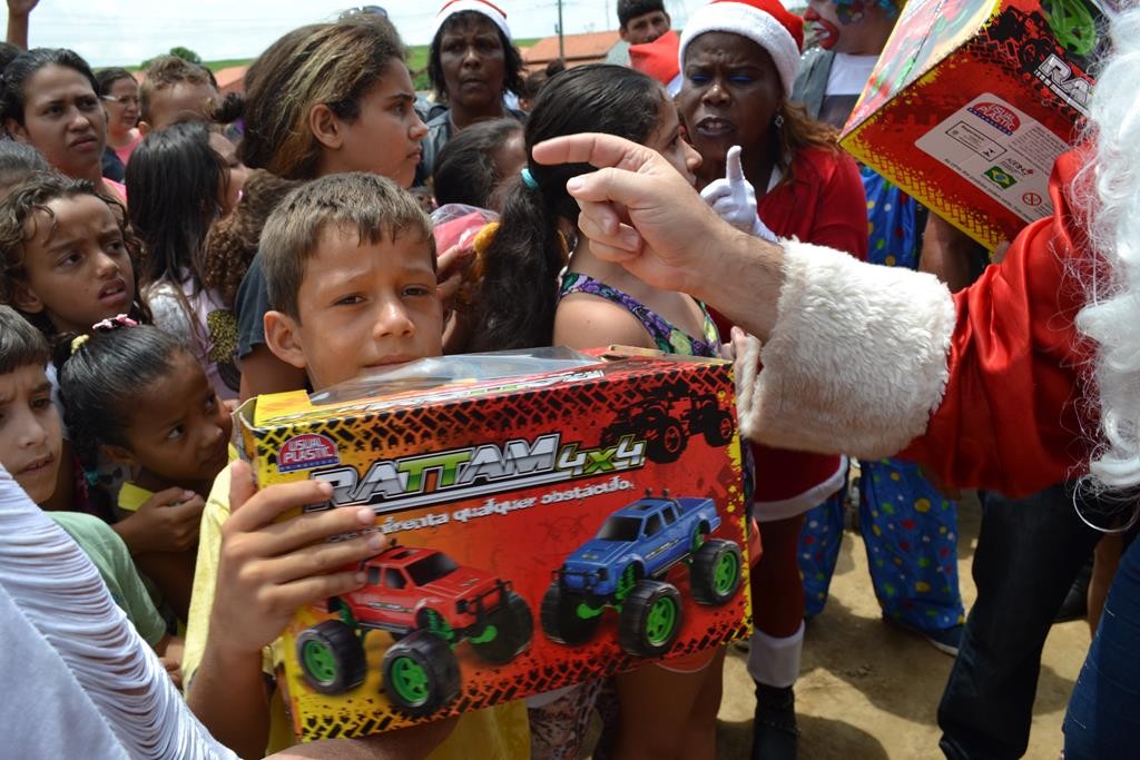 Natal solidário 2015 torna feliz o domingo de milhares de crianças lorenenses Natal Solidário 2015 Torna Feliz O Domingo De Milhares De Crianças Lorenenses