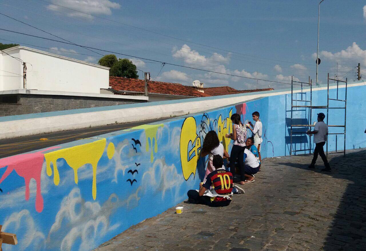 Viaduto Da Rua Das Palmeiras Começa A Ganhar Cor Com Arte