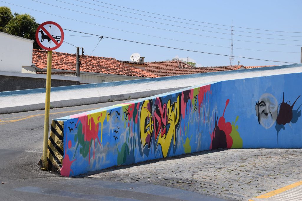 Viaduto Da Rua Das Palmeiras Começa A Ganhar Cor Com Arte
