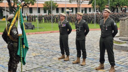 5º Batalhão De Infantaria Aeromóvel Celebra Semana Do Exército