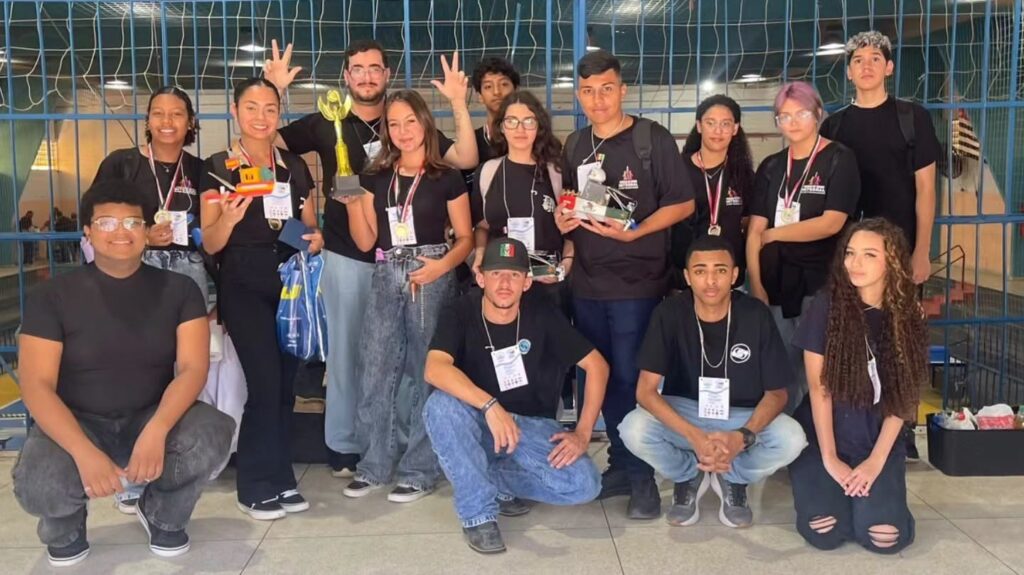 De lorena para o pódio: alunos da e. E. Francisco marques conquistam 1º lugar entre 36 escolas De Lorena Para O Pódio: Alunos Da E.e. Francisco Marques Conquistam 1º Lugar Entre 36 Escolas